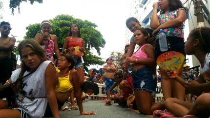 Ideia do bloco é conscientizar também os adolescentes sobre os próprios direitos. Crédito: Léo Duarte