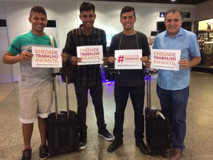 Chegada dos jovens no aeroporto de Fortaleza para o Primeiro Encontro dos Adolescentes Contra o Trabalho Infantil.