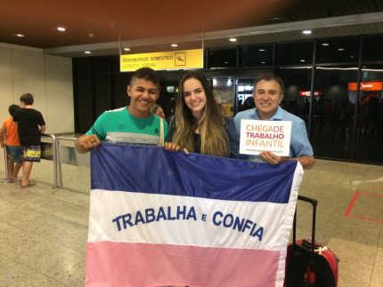 Chegada dos jovens no aeroporto de Fortaleza para o Primeiro Encontro dos Adolescentes Contra o Trabalho Infantil.