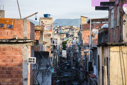 Redes da Maré faz trabalho na comunidade no Rio de Janeiro. Rede Peteca - Chega de Trabalho Infantil