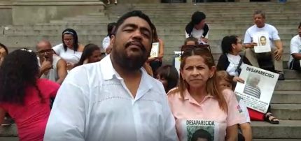 Marcelo Nascimento com a líder do movimento mães da sé