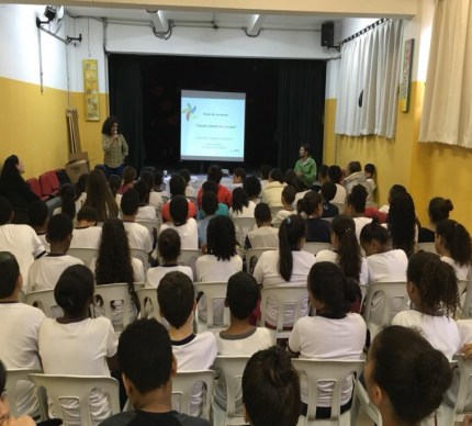 Procuradora Elisiane Santos realizou palestra ba EMEF Almirante Ary como uma das ações do projeto